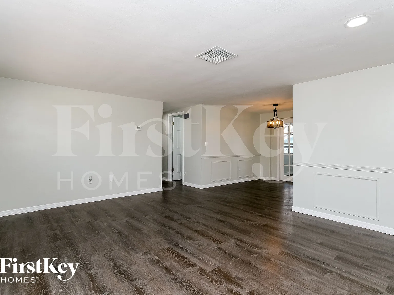 3 bed, 1.5 bath, 1324 sqft, $1,840 — Photo 4