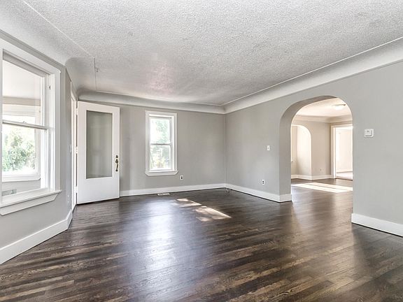 5th image of 354 Sycamore St #354