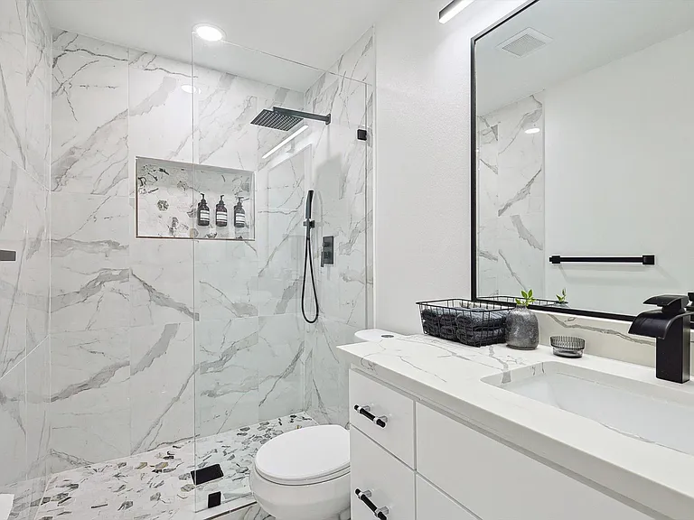 215 Nottingham Dr — Photo 21