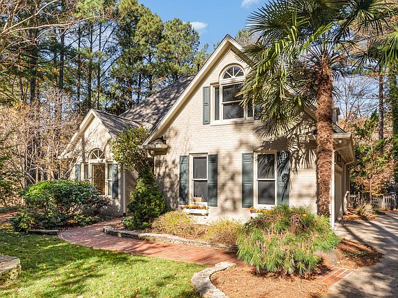 4th image of 105 Great Oaks Pl