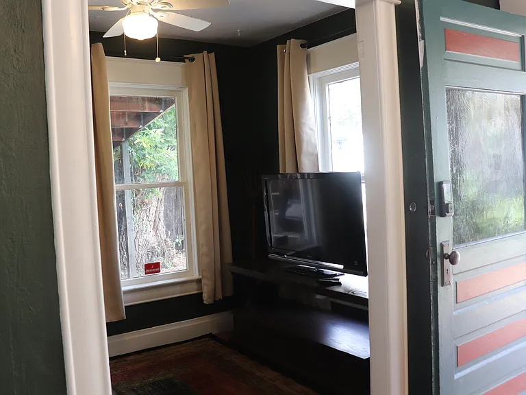 319 E Willamette Ave — Photo 12