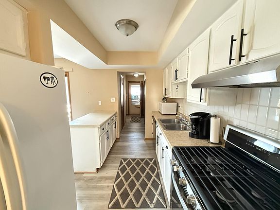 5th image of 2575 Brookwood Dr