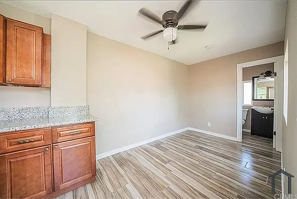 Studio, $1,300 — Photo 4