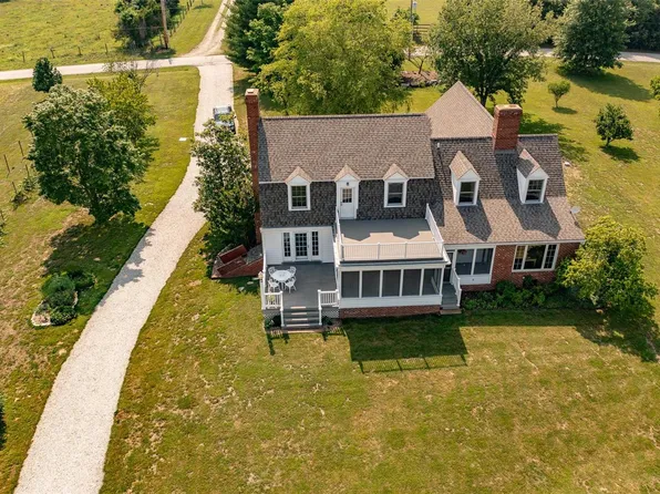 2202 Young Rd, Pacific, MO 63069