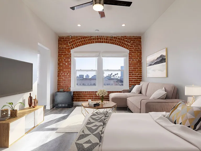 Cozy & Contemporary Studio in Koreatown — Photo 15