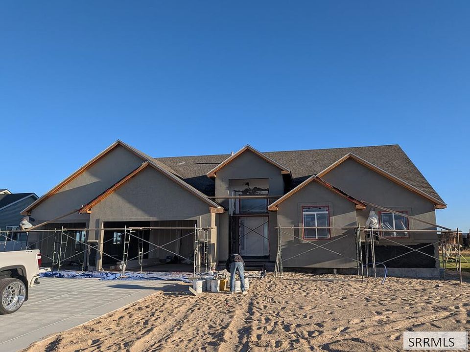 1st image of 3877 E Walnut Way