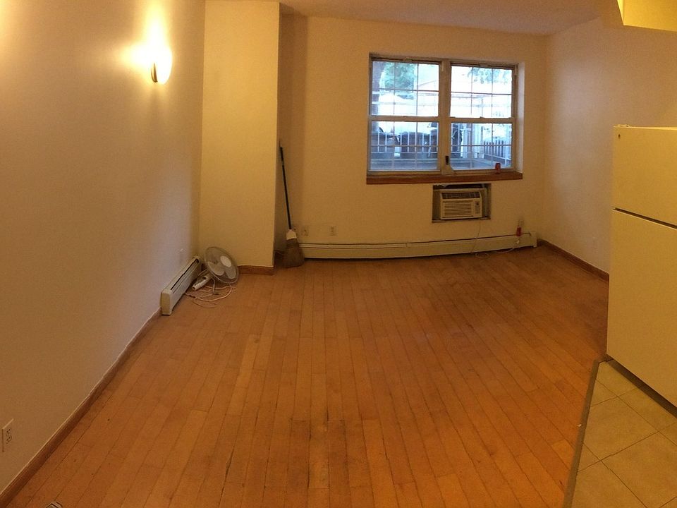 1st image of 3078 30th St #1