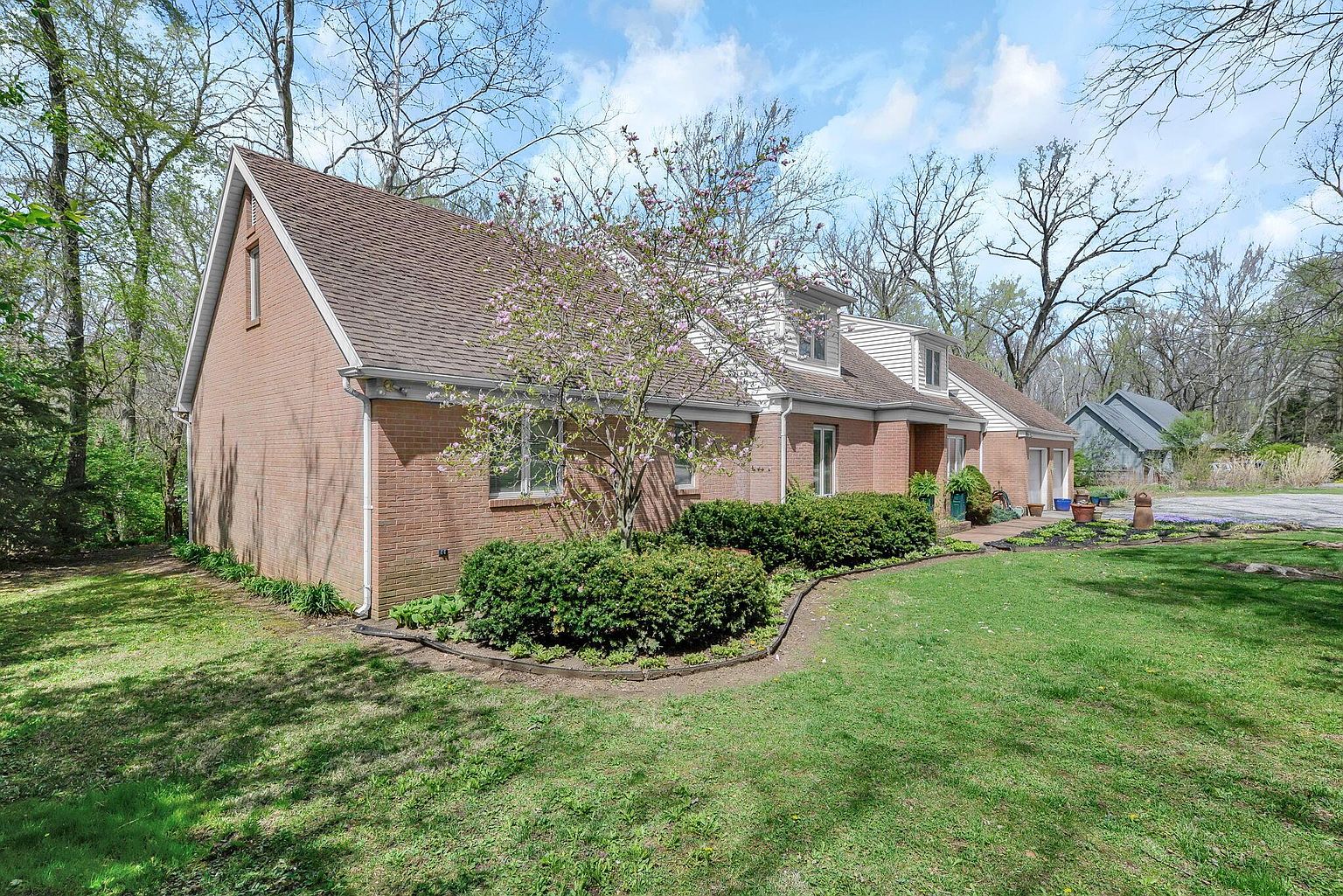 Listing photo 3 for 1244 Lancaster Pike