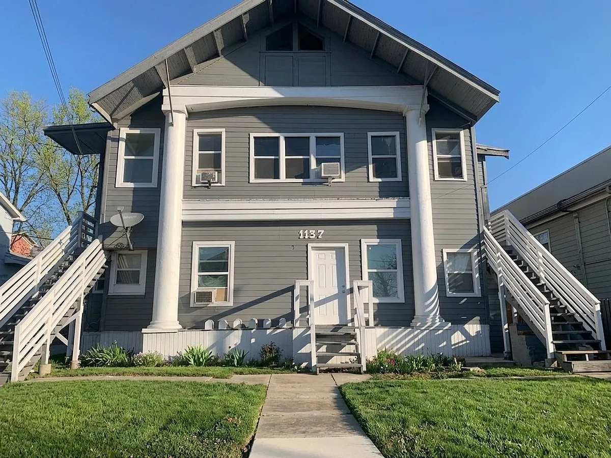 Building Photo - 1137 W Ashby Pl #6