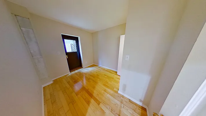 Rented by Karten Real Estate Services LLC | media 23