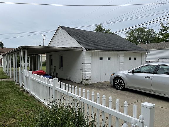 3rd image of 28735 Melvin St