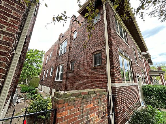 3rd image of 3220 Geyer Ave