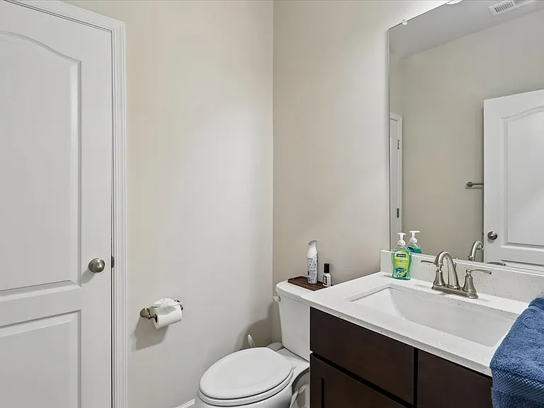 10800 Blanton Way — Photo 13