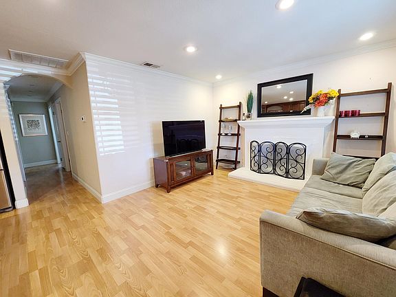 4th image of 5078 Emiline Dr