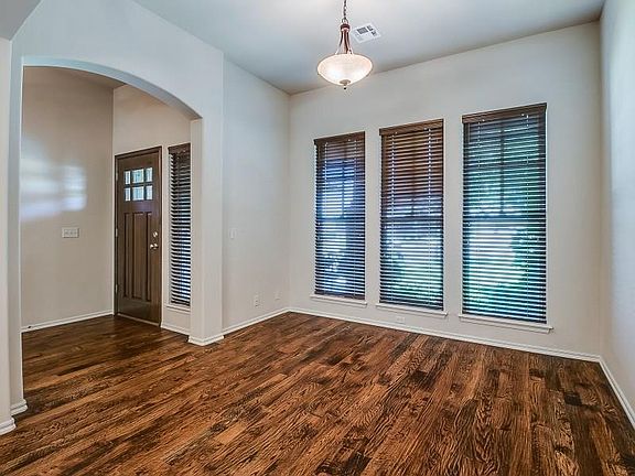 4th image of 200 Nature Ln