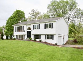 31 Holly Hill Dr, Wingdale, NY 12594