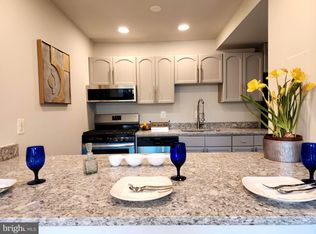 525 N Armistead St APT T2, Alexandria, VA