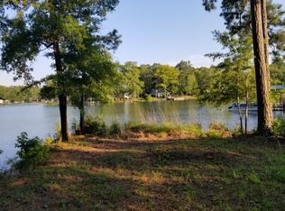 316 Commonwealth Dr, Ninety Six, SC 29666