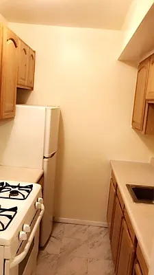 Rented by Zev Pollack Co LLC | media 18