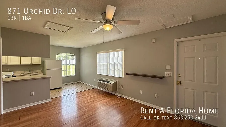 Cozy 1-Bedroom Apartment in Island Club West Water and Electric Included with Limitations! — Photo 3