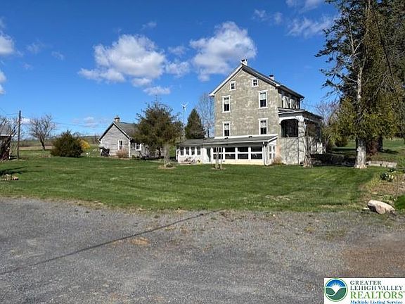 4th image of 7610 Saegersville Rd