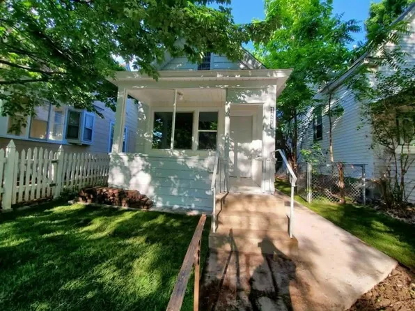 1274 Edgerton St, Saint Paul, MN 55130