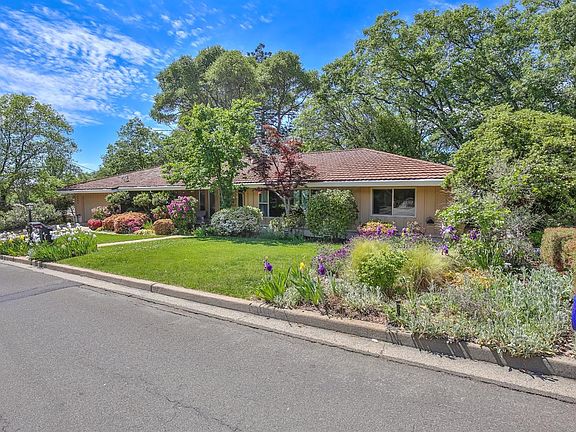 2nd image of 1695 Country Club Dr