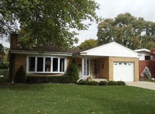 2900 Scottlynne Dr, Park Ridge, IL 60068