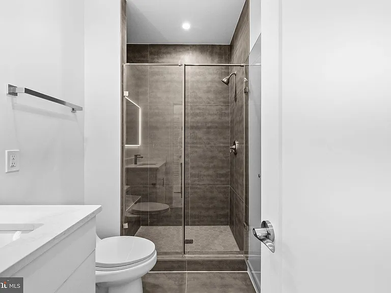 2532 Elvans Rd SE — Photo 11