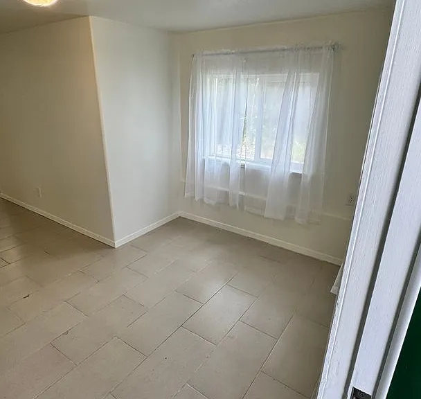 1521B Kinoole St — Photo 5