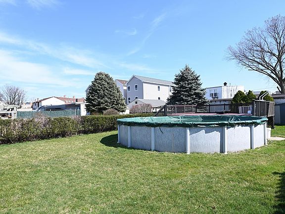 3rd image of 122 Heckel St