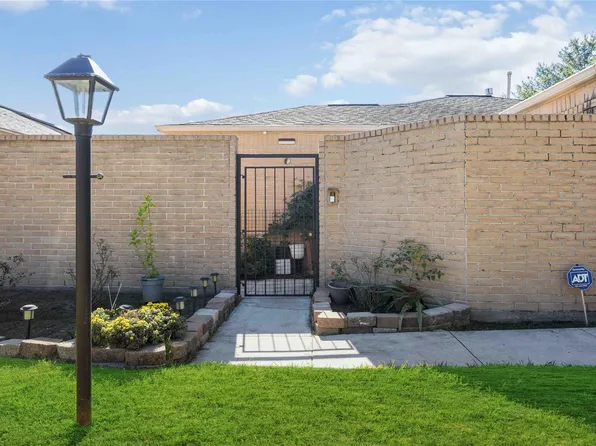 2423 Prides Crossing Rd, Houston, TX 77067