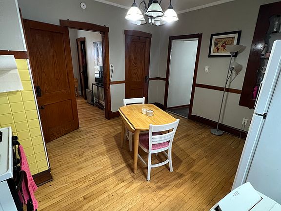 4th image of 3419 N Hamlin Ave #1