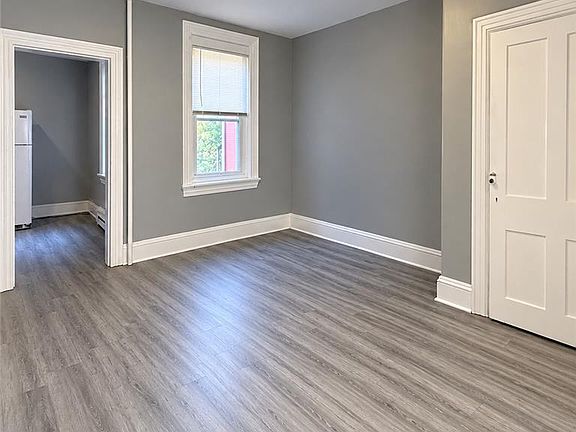 5th image of 697 Ferry St Unit 6