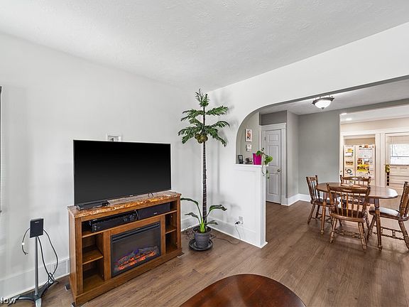 4th image of 1210 W 20th St