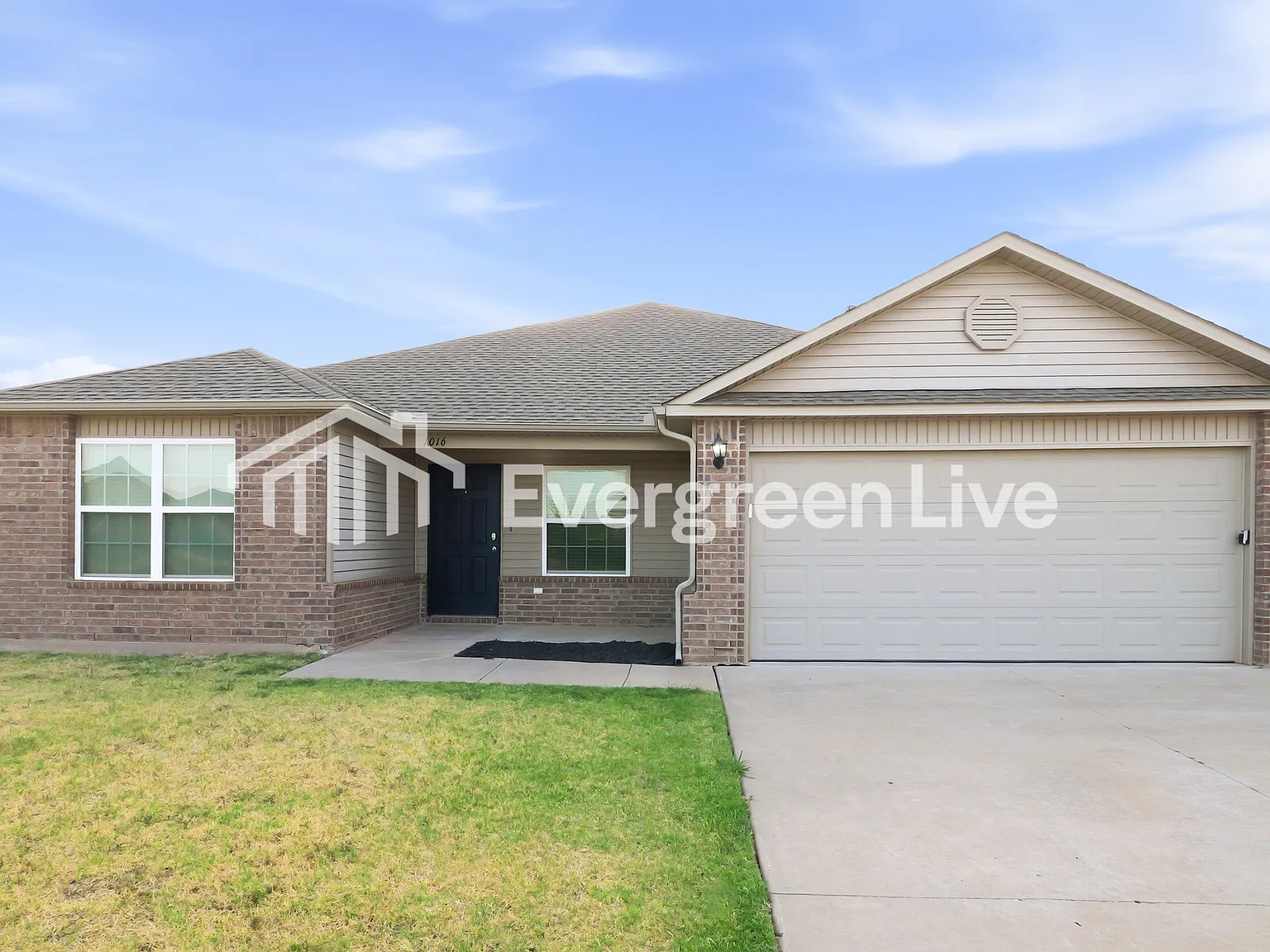 4 bed, 2.0 bath, 1710 sqft, $1,645 — Photo 1