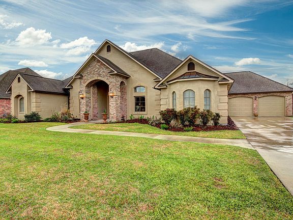 3rd image of 207 Isaiah Dr