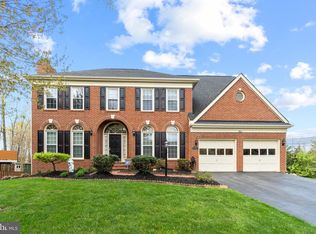 4706 Rippling Pond Dr, Fairfax, VA 22033
