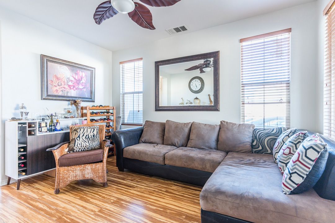 next background image