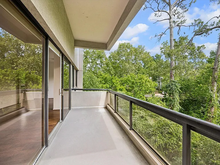 49 Briar Hollow Ln #101 — Photo 9