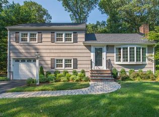 18 Featherleigh Rd, Morristown, NJ 07960