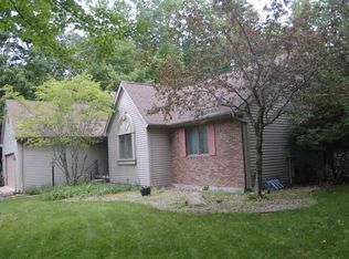 09370 Old Orchard Rd, Charlevoix, MI 49720