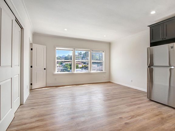 2nd image of 3828 W Sunset Blvd #3824.5