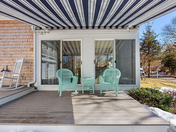 4th image of 480 Main Street