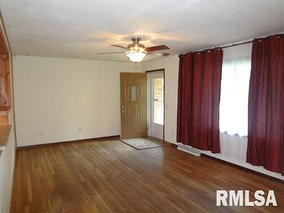 2nd image of 10519 Washington St
