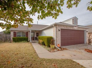 5226 S Redbud Dr W, Sand Springs, OK 74063