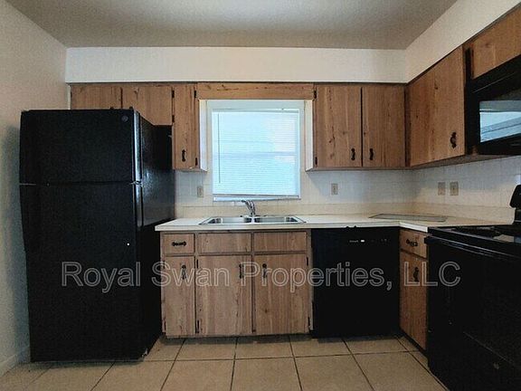 3rd image of 3135 Maine Ave