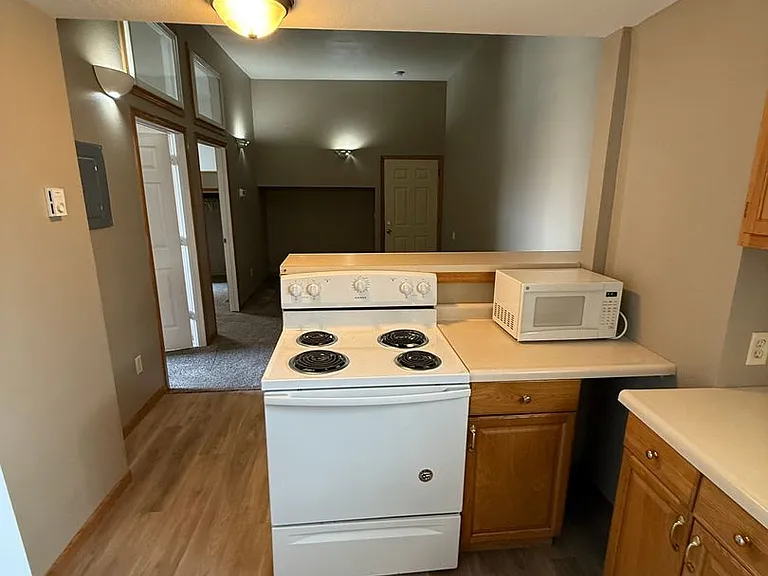 117 E Cherry St — Photo 3
