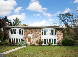 17 Sunset Rd, Lewistown, PA 17044