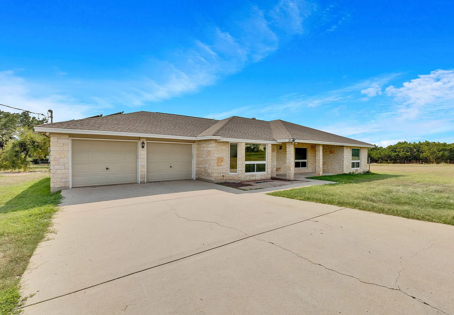4 bed, 2.5 bath, 2503 sqft, $3,500 — Photo 1